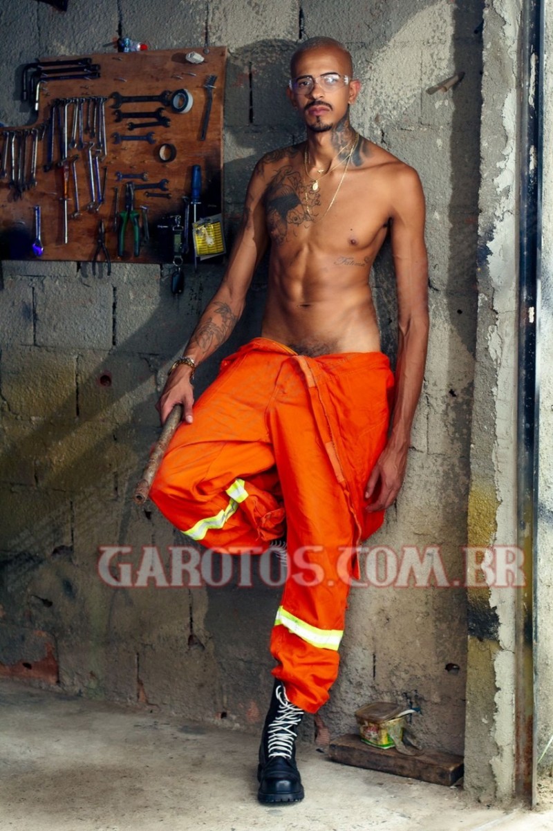 edupicasso-mecanico-garotos-de-programa-19