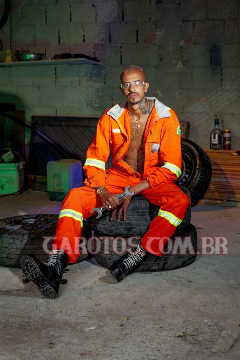 edupicasso-mecanico-garotos-de-programa-6